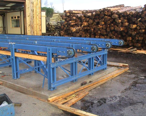 Lumber conveyor chain for sorting and grading stations with automated ...